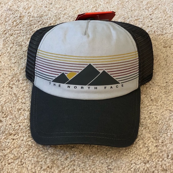 black north face hat womens